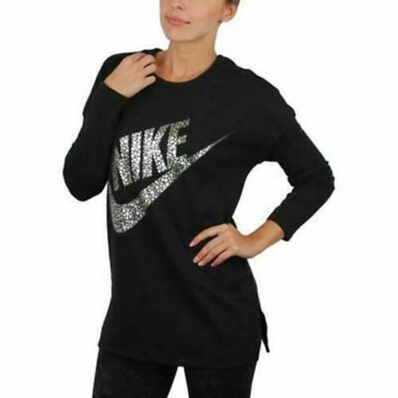 Nike Tops - ✨BOGO Nike Crew Sweatshirt Black Metallic HW8673